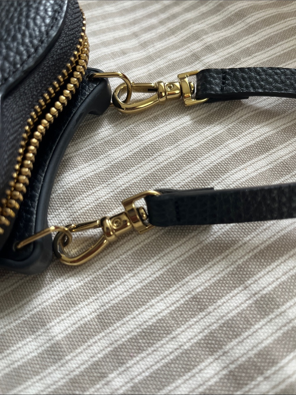 Bandolier Black Heart Crossbody Phone Case with Strap - Picture 4 of 6